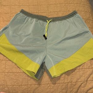 lululemon green hiking shorts